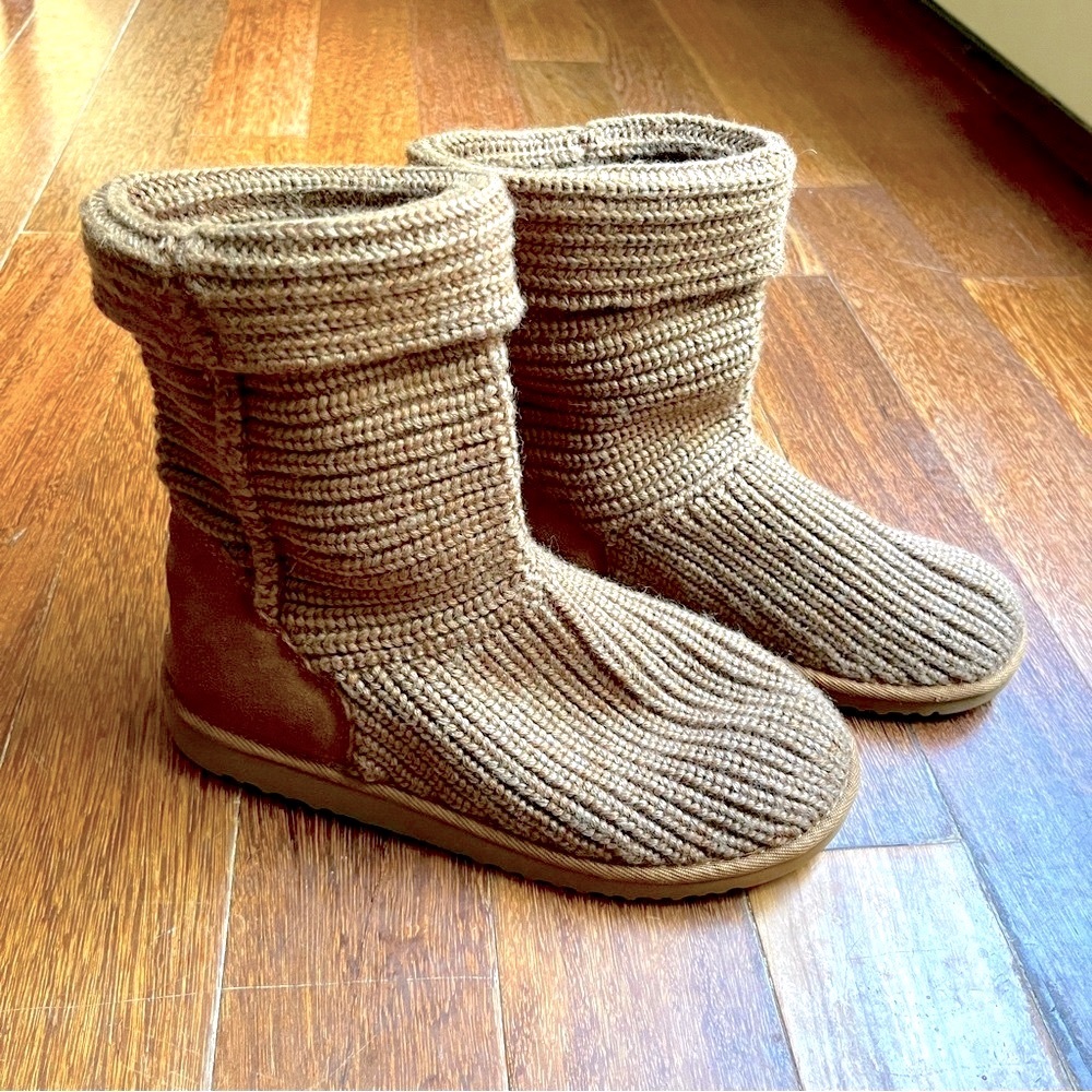 UGG CARDY TAN WOOL SWEATER KNIT/SUEDE BOOTS Authentic USA sz Women 6 Style #5232